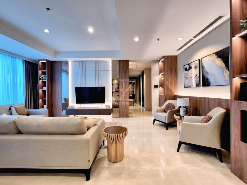 FOR SALE : THE ELEMENTS; Spacious 3 Bedroom unit with stunning city view in CBD Kuningan, Jakarta.