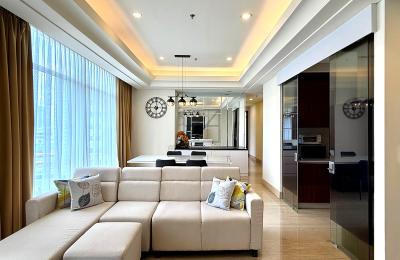 For Sale : South Hills Apartment, South Jakarta Luxury 3 Bedrooms Unit with Private Elevator & City View