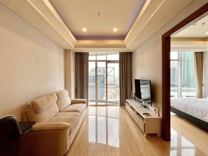 For Sale : South Hills Apartment, South Jakarta Modern 1 Bedroom Unit with Scenic South-Facing View