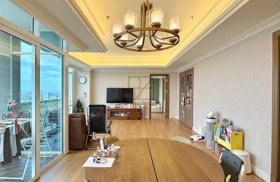 FAST SALE ! Botanica, South Jakarta Spacious 2 Bedrooms  High Floor Unit in Prime Area.