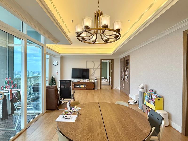 FAST SALE ! Botanica, South Jakarta Spacious 2 Bedrooms  High Floor Unit in Prime Area.