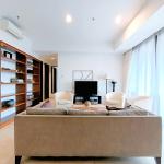 For Sale : 1 Park Avenue, South Jakarta Comfortable 2 Bedrooms Apartment with City View
