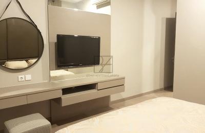 For Rent : 1 Park Avenue, South Jakarta Comfortable 2 Bedrooms Unit with Balcony & Double Lift