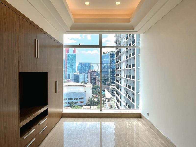 FAST SALE ! South Hills Apartment 2 Bedrooms Semi Furnished with premium facilities